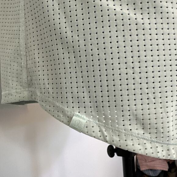 Lululemon Var-city Half Sleeve Active Wear Top Sea Mist Mesh Cool Touch Size 10 - Picture 5 of 7